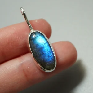 Oval Labradorite Pendant