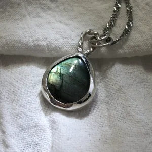 Teardrop Green Labradorite Pendant